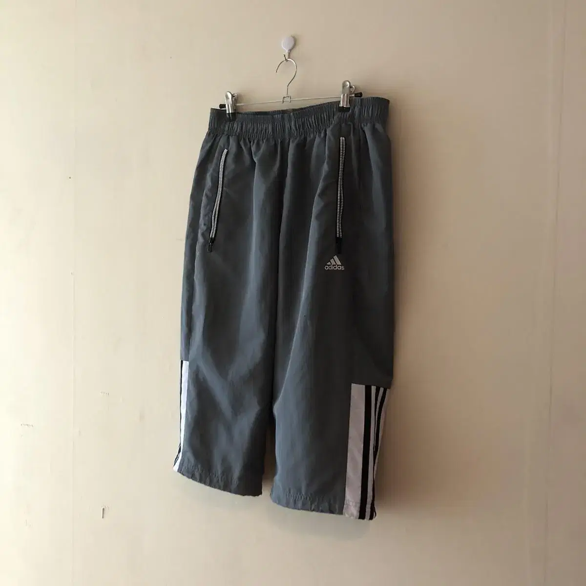 Vintage Adidas charcoal Sweatpants sho