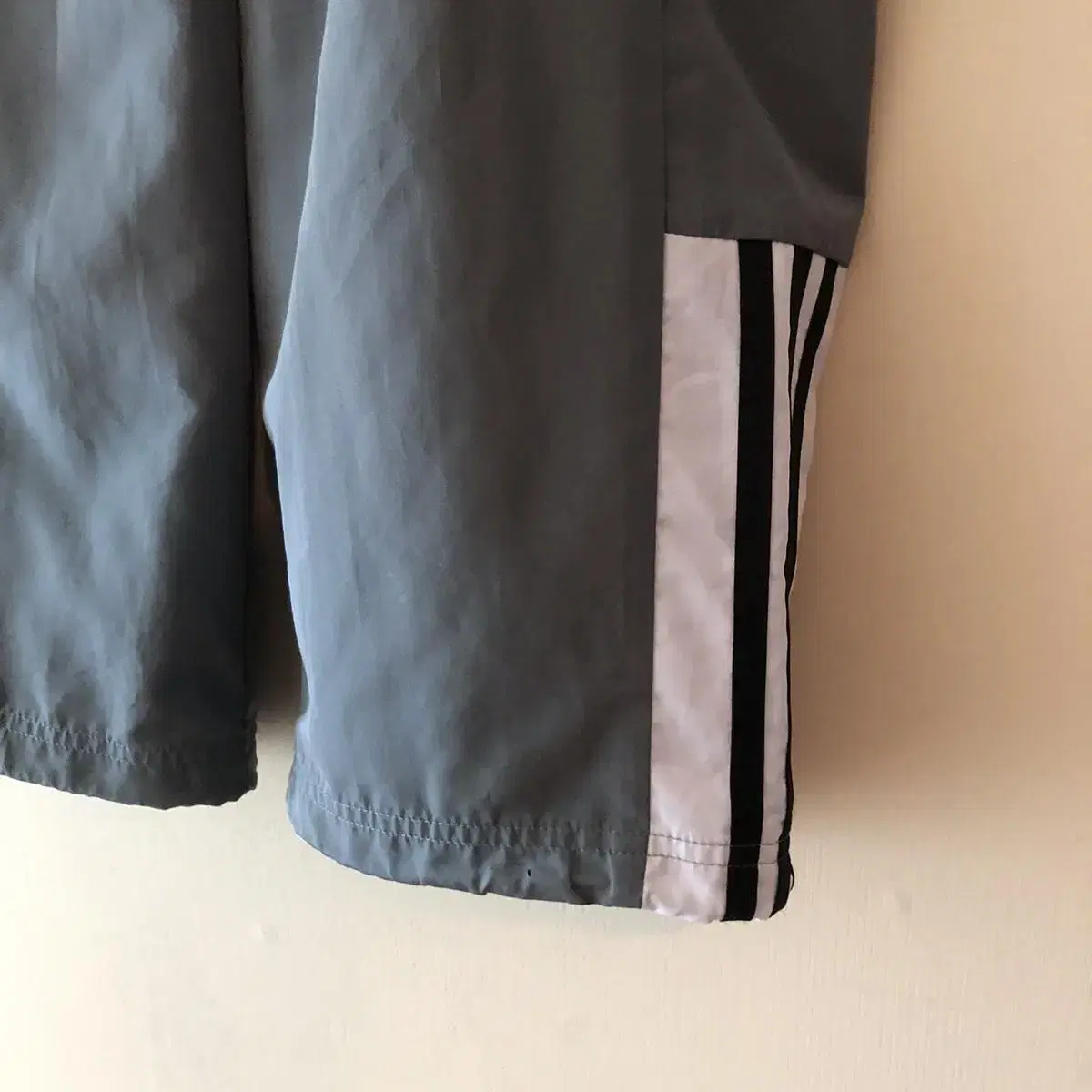 Vintage Adidas charcoal Sweatpants sho