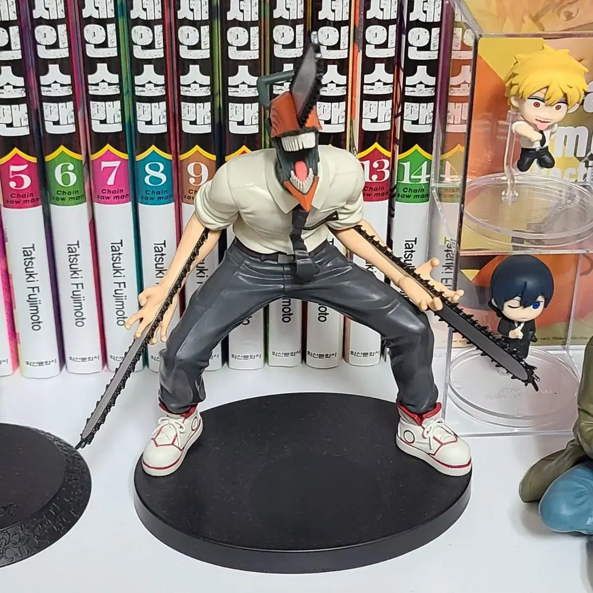 Chainsaw Man Figures