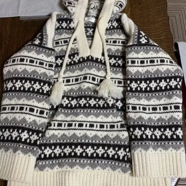 (새상품) CELINE Jacquardcheck Shetland Hood