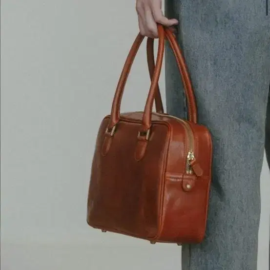 시엔느 Avenu Leather Bag