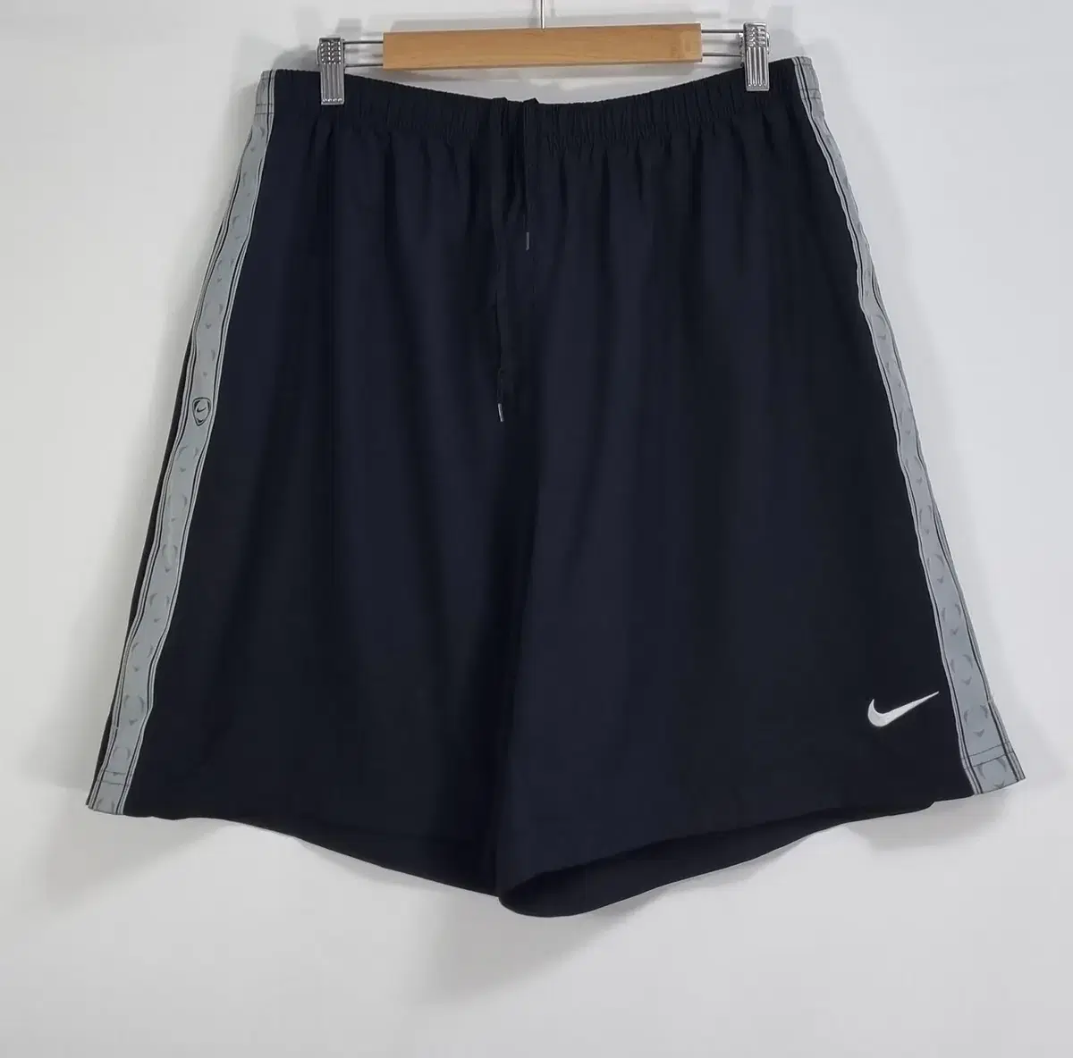 XL (105) Nike Black Technical Vahn