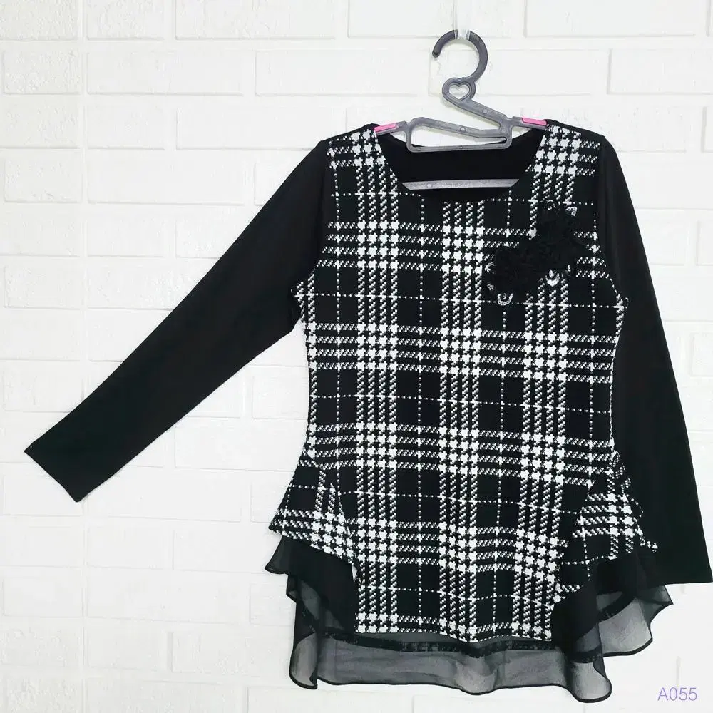 (size 55) Corsage Black Check Blouse (A055)