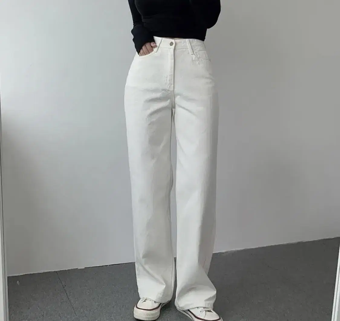 White wide pants