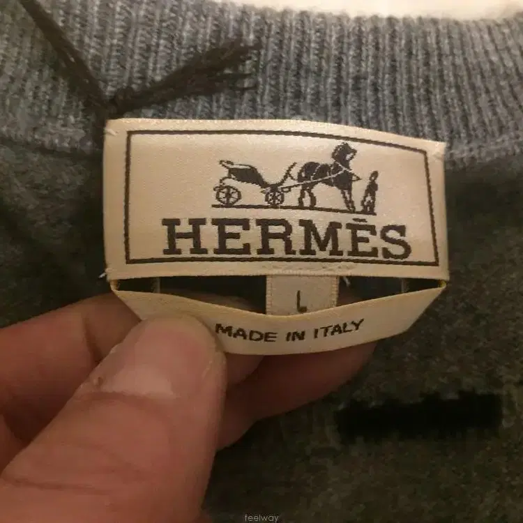 HERMES 에르메스 디테처블 니트웨어(캐시미어)L 사이즈