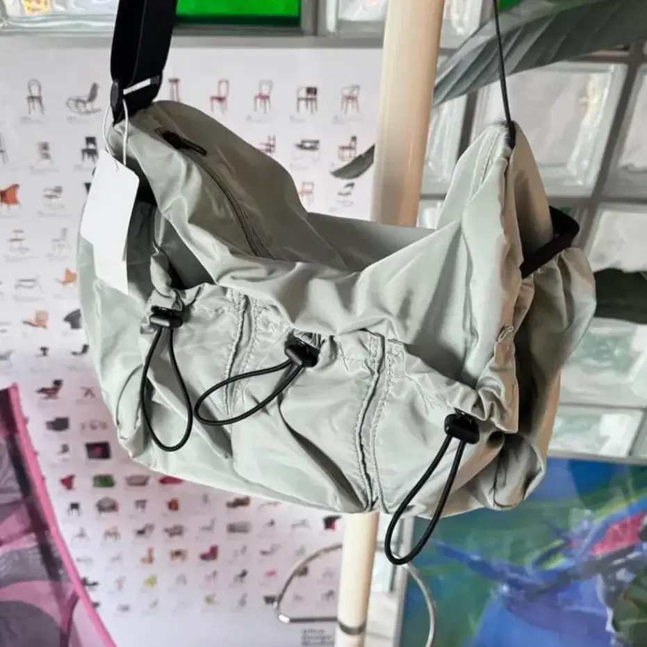 어반리서치 tech multi pocket bag 태크 포켓 백