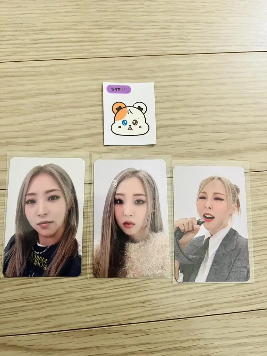 Moonbyul WorkshopSell photocards