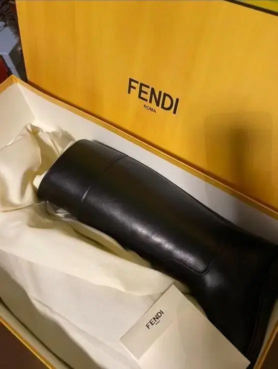 Fendi 펜디 칼리그라피 로고 롱부츠 새상품 풀박스