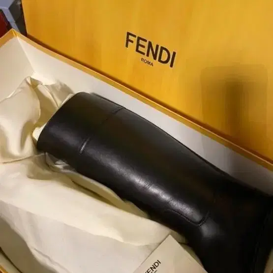 Fendi 펜디 칼리그라피 로고 롱부츠 새상품 풀박스