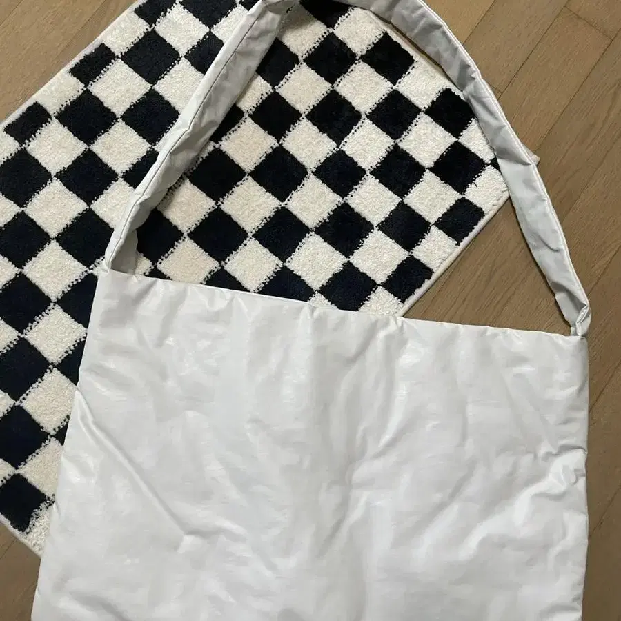 Kassleditions Pillow Bag