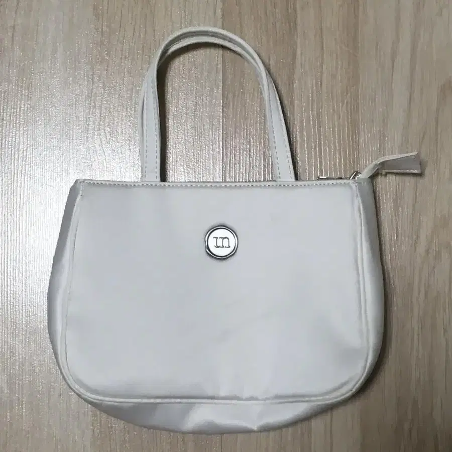 언타이디 새틴 미니백 Untidy Satin Mini Bag Ivory