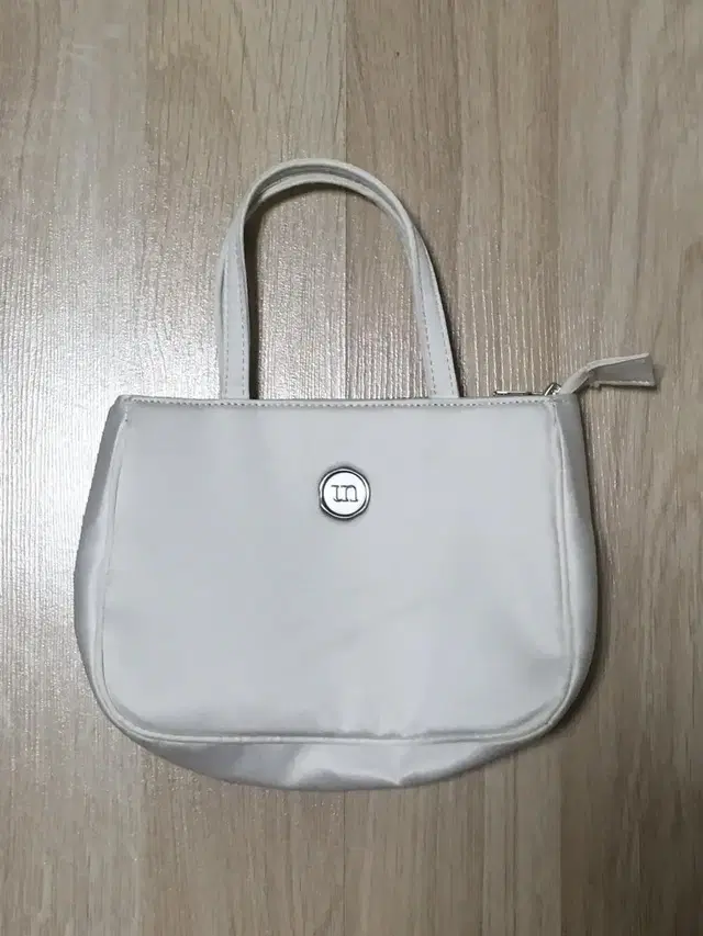 언타이디 새틴 미니백 Untidy Satin Mini Bag Ivory