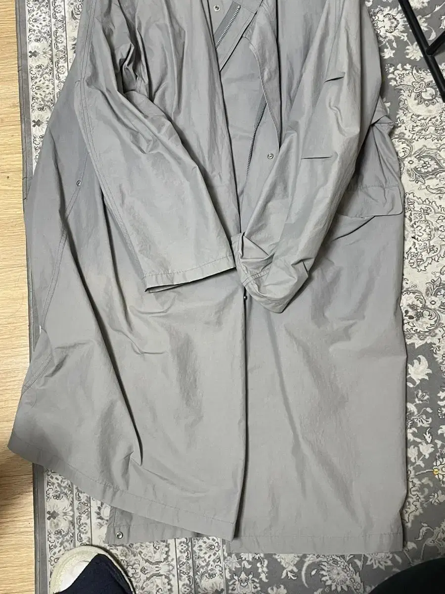 Naders Raincoat