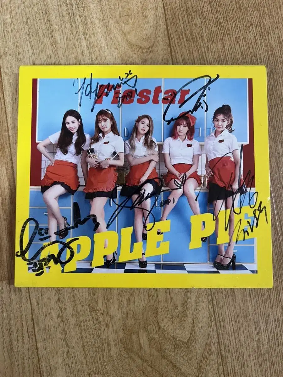 FIESTAR FIESTAR handwritten sign album