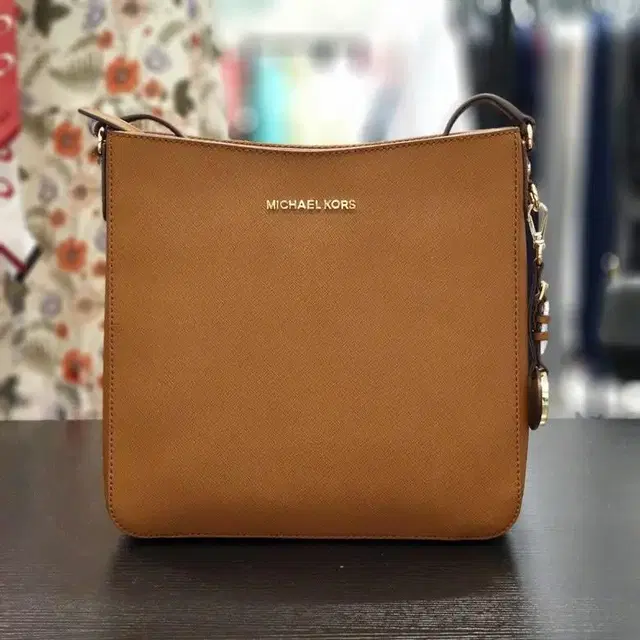 MICHAELKORS 마이클코어스 메신저백