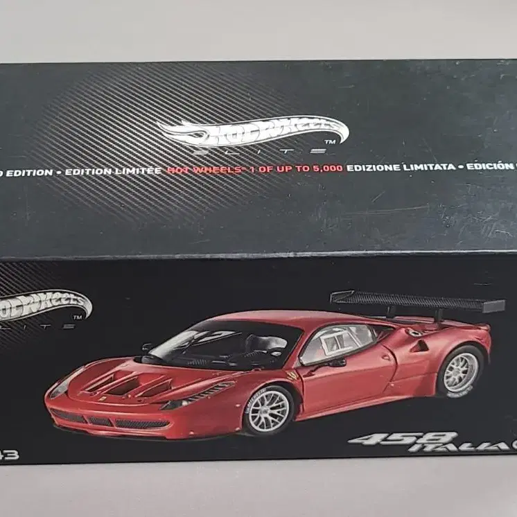 1:43 HOTWHEELS FERRARI 458 ITALIA GT2