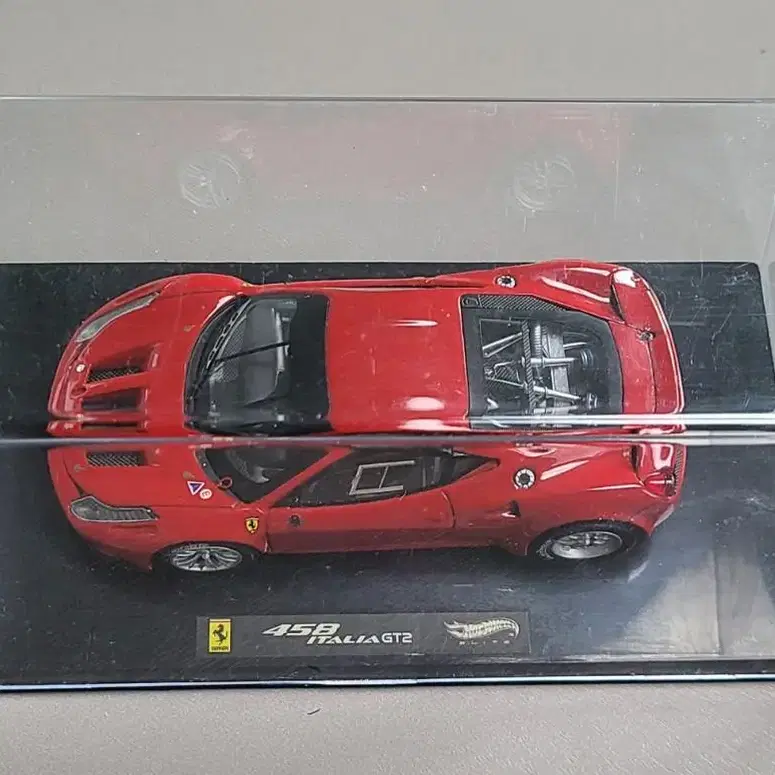 1:43 HOTWHEELS FERRARI 458 ITALIA GT2