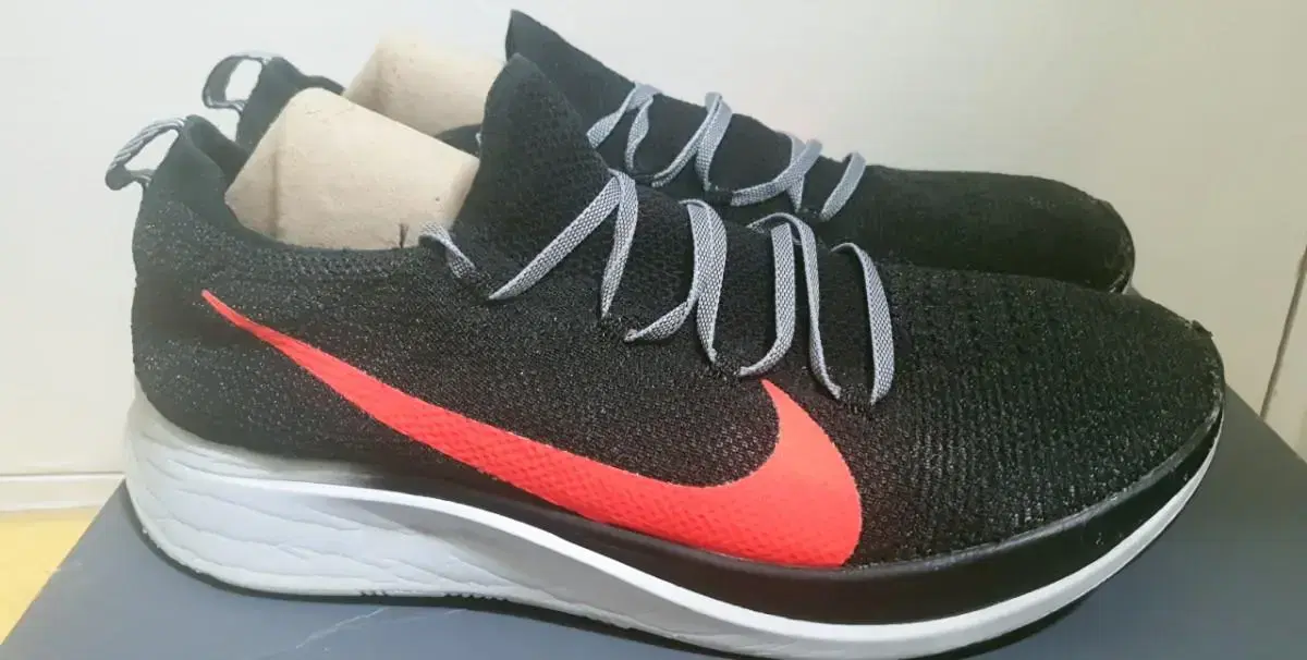 Nike Zoom Fly Flyknit Crimson, size 290