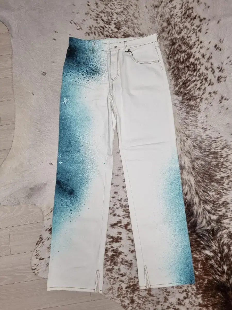 Louis Vuitton Spray Denim Pants Jeans