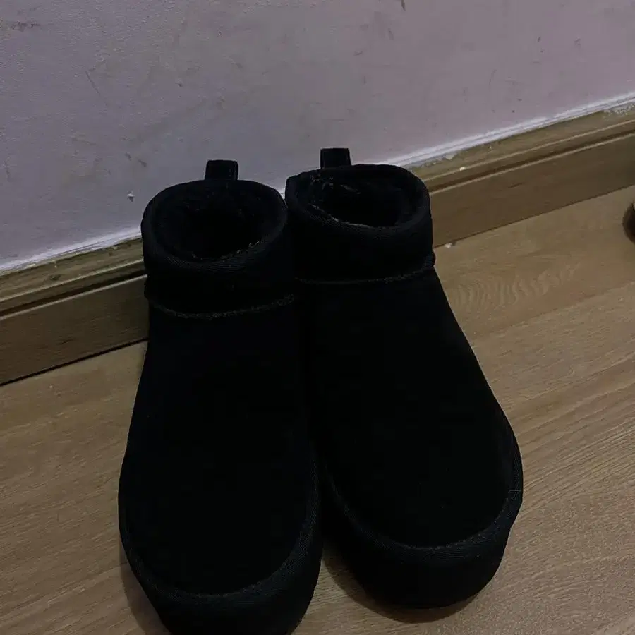 UGG 어그 클래식 울트라 미니 플랫폼 부츠 블랙 230 6W