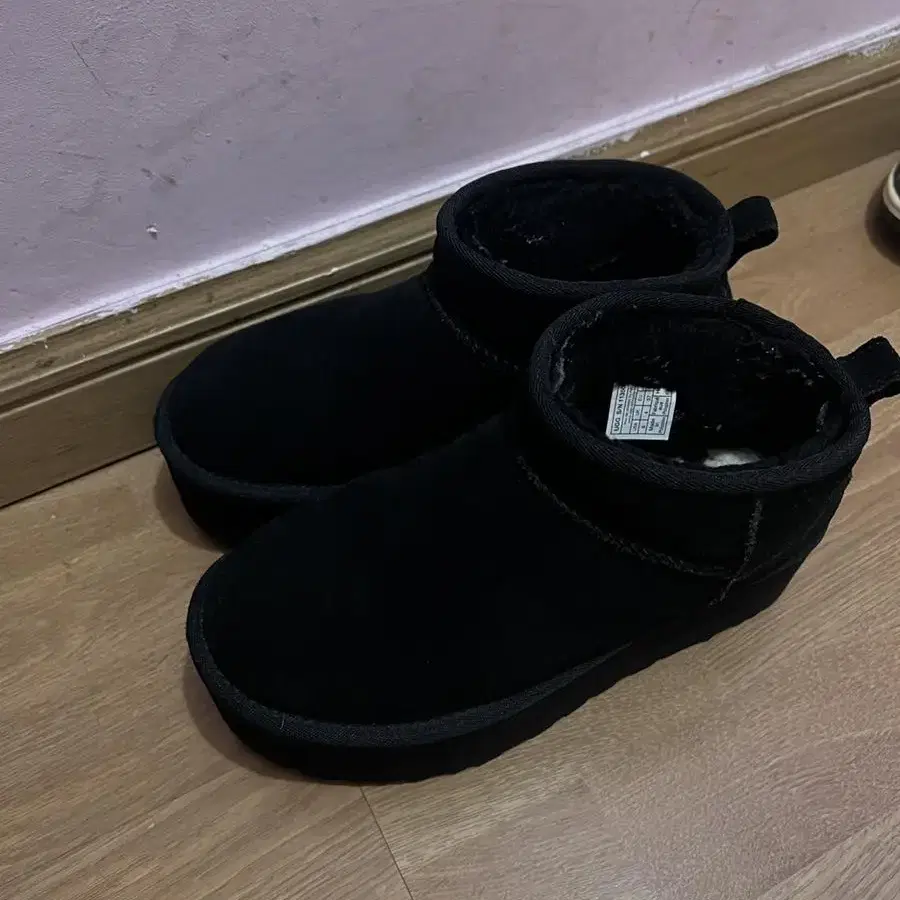 UGG 어그 클래식 울트라 미니 플랫폼 부츠 블랙 230 6W