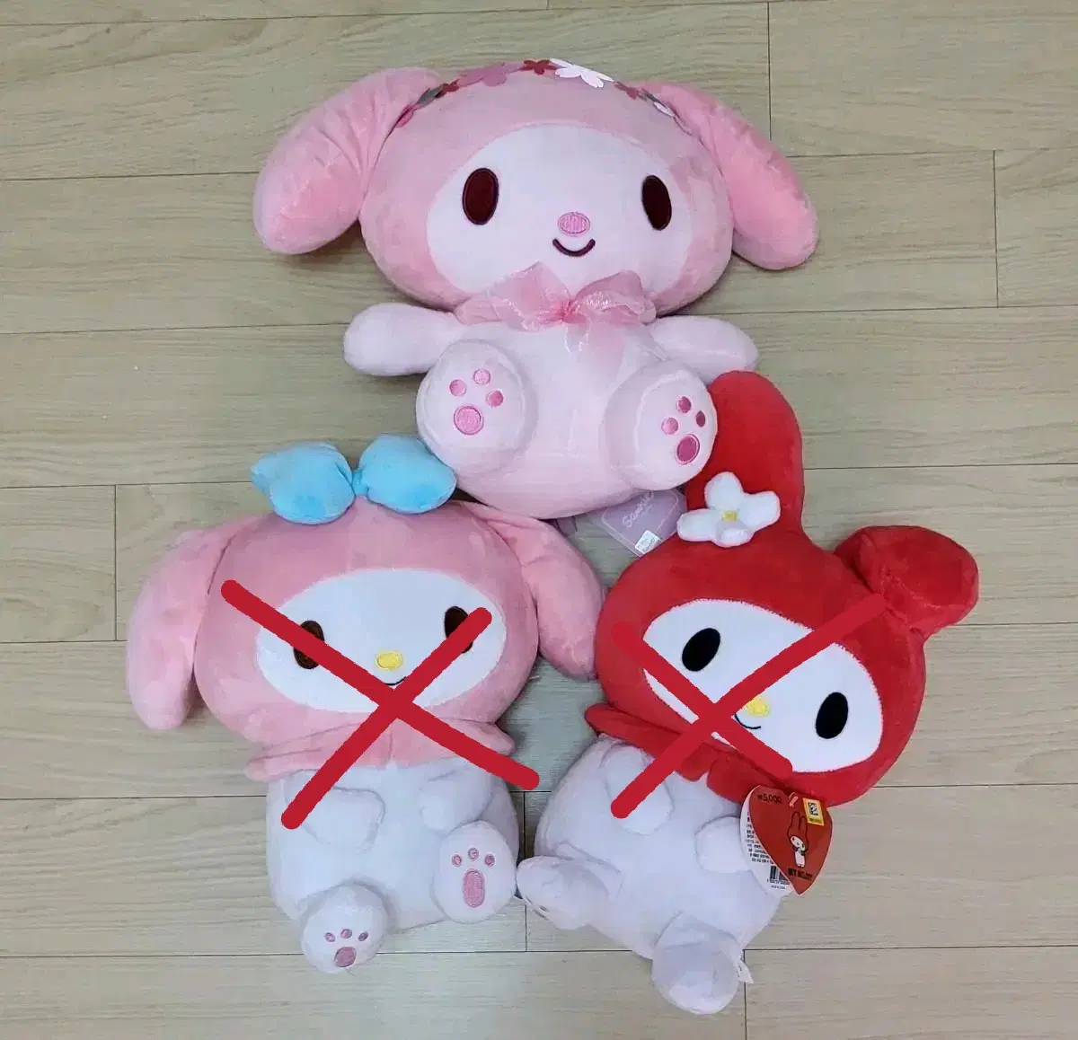 a) MyMelody doll in bulk