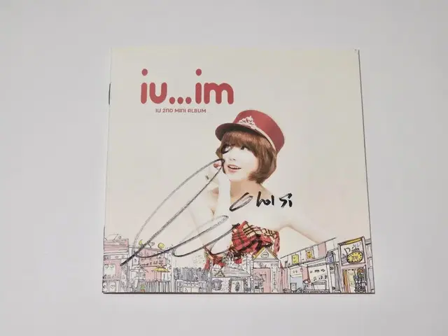 아이유 미니 2집 IU...IM 싸인CD 팝니다 (택포)