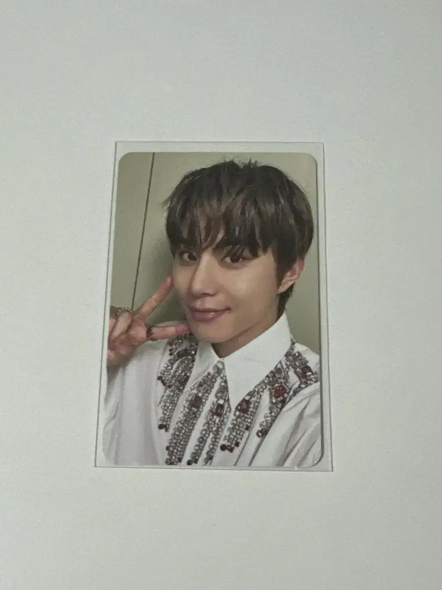 FactCheck Chandelier jungwoo photocard