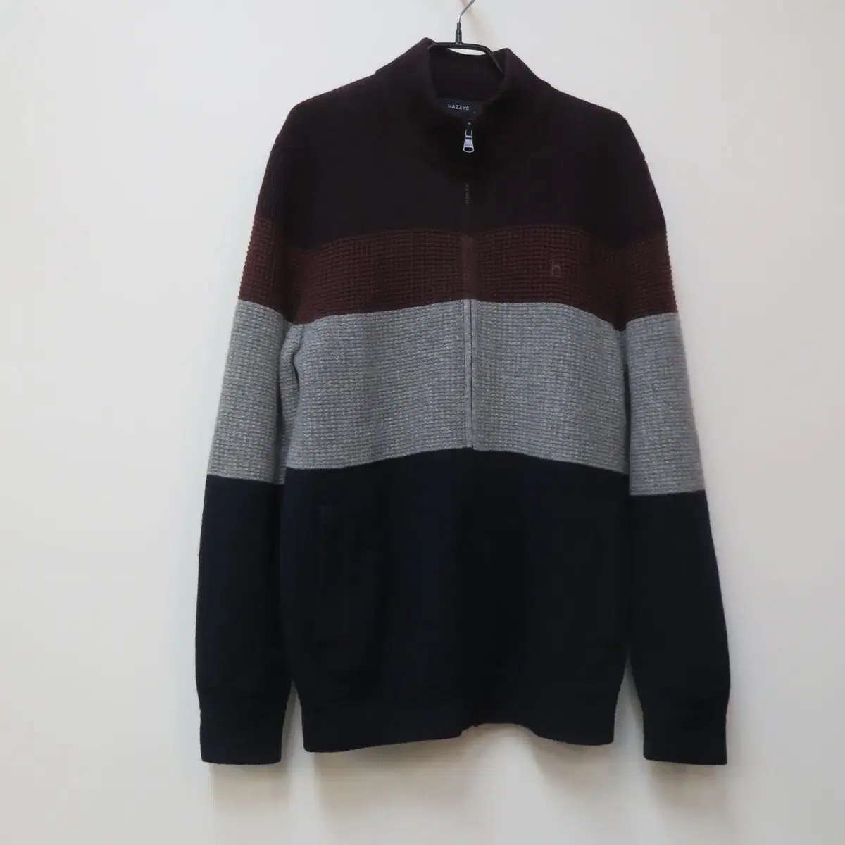 Hedges momo100% colorblocked knit zip-up