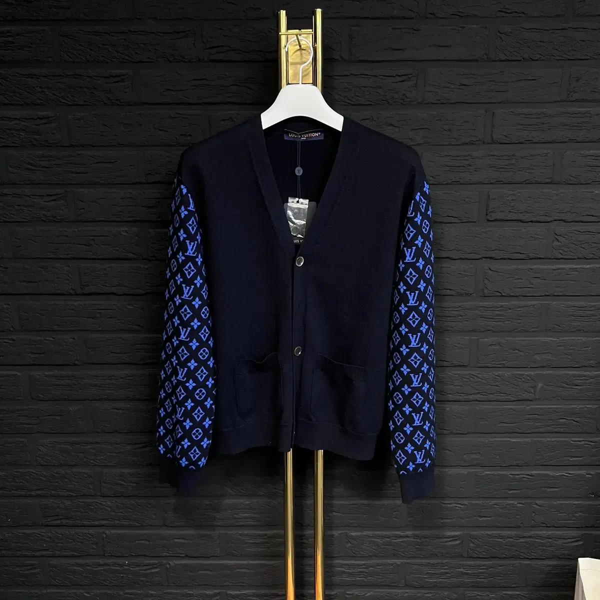 Louis Vuitton Cashmere cardigan size M