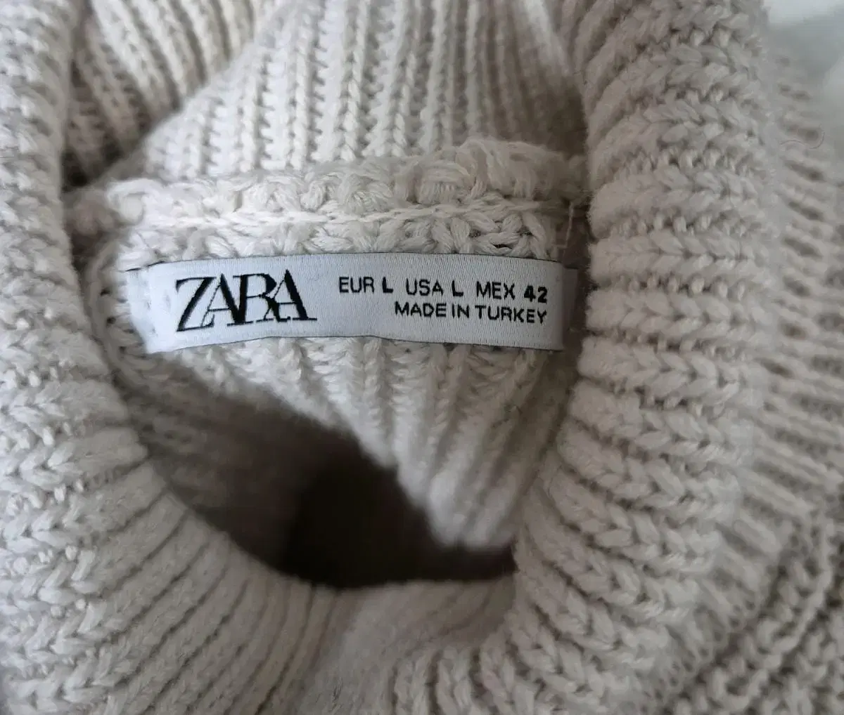 Zara Mock Pola Knit L