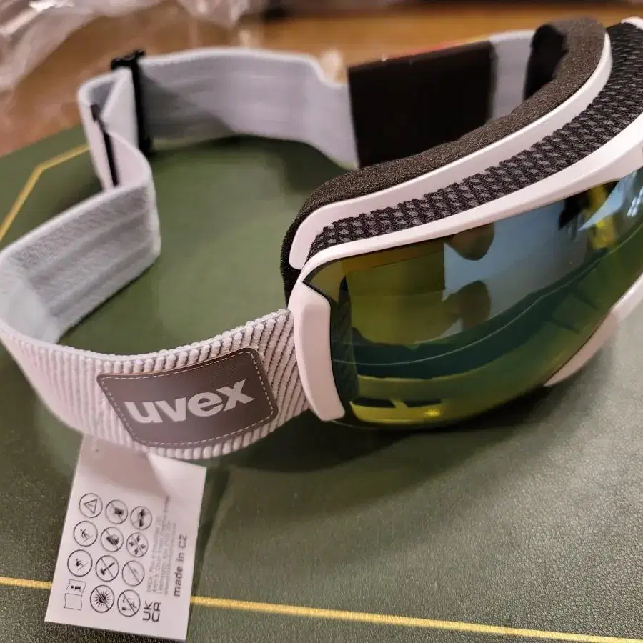 UVEX 23/24 white 고글 신품