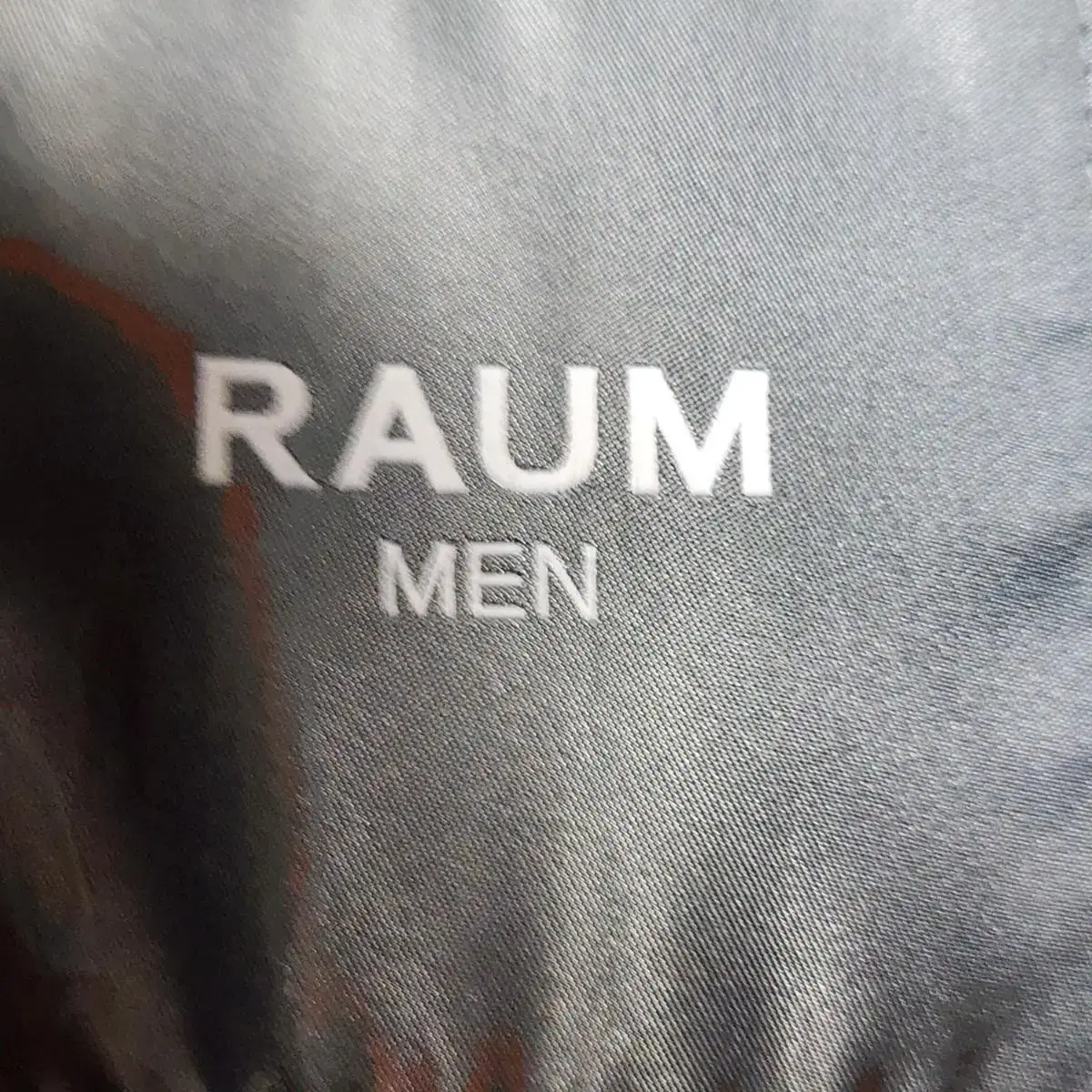 Raum men