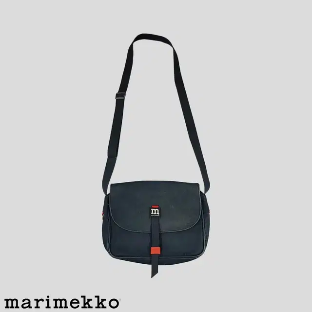 MARIMEKKO 마리메꼬 피그먼트 네이비 레드 로고패치 코튼100 크로