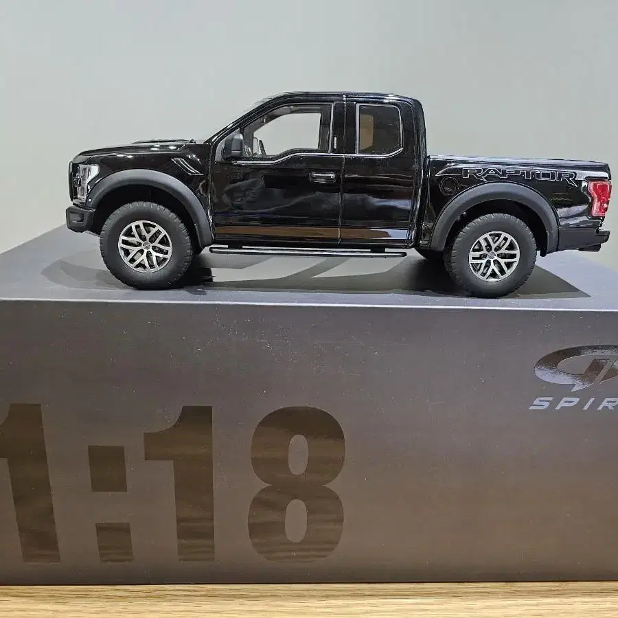 [다이캐스트 모형 자동차] 1:18 GT781 - FORD RAPTOR