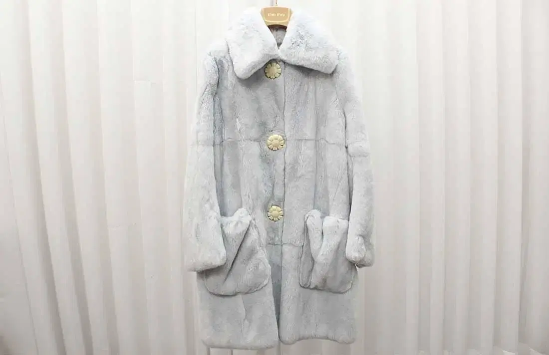 [Pre-Owned] Miu Miu Flower Button Fur Rabbit Fur Coat Jacket Size 42