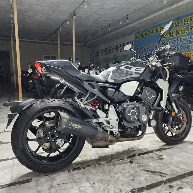 ( 혼다 ) CB 1000 R 18년식 블랙아크라 부산울산김천서울경주대구