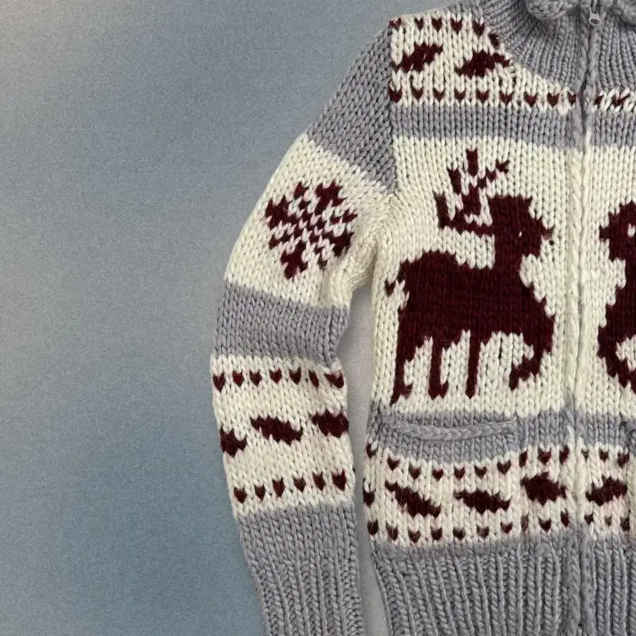 vintage reindeer pattern cowichan