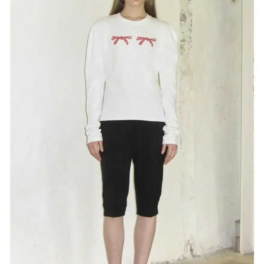 시눈 RIBBON PUFF LONG SLEEVE (WHITE)