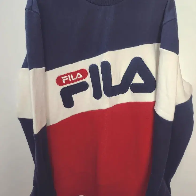 휠라(FILA) 배색라인 맨투맨