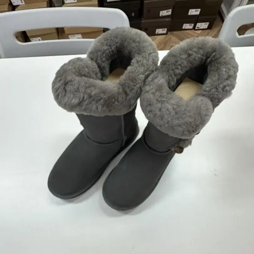 호주UGG 양털 부츠 230-235mm팜 새것