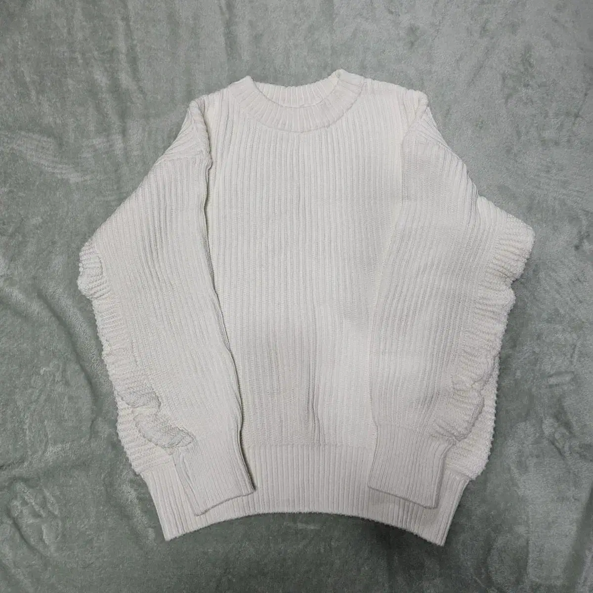 [Knitted X Stylist] Cotton Minimalist Round Knit IVORY