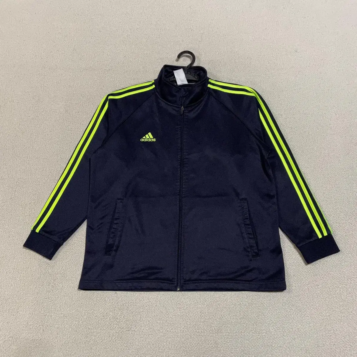 M Adidas Sweatshirt Zip-up top N.3654