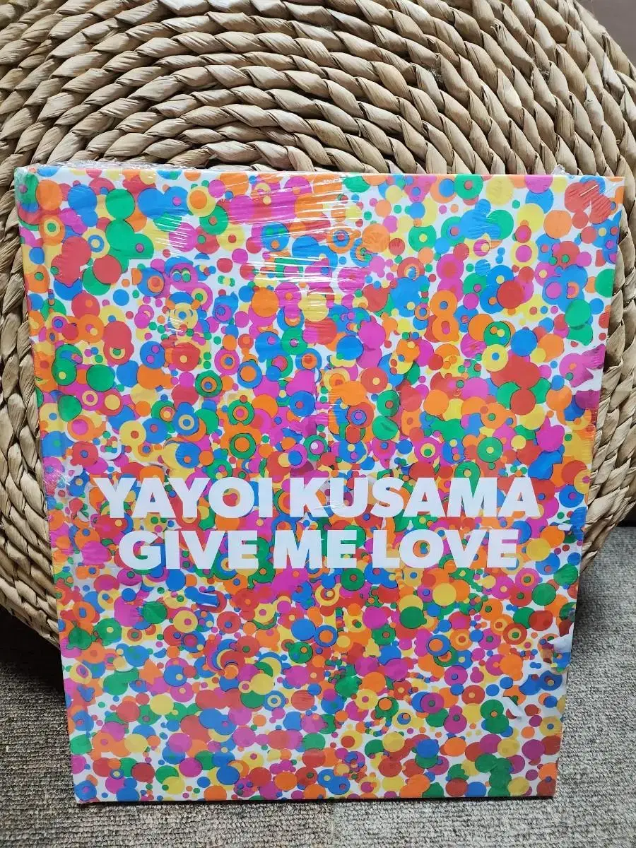 쿠사마 야요이(YAYOI KUSAMA)