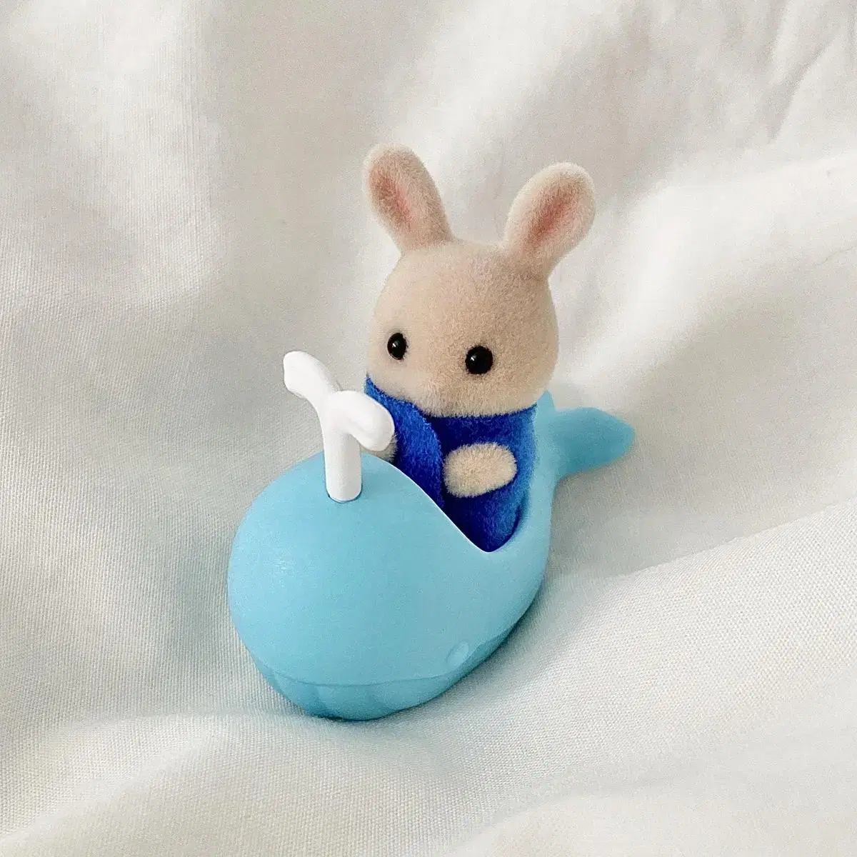 Sylvanian Sea Friends Baby Collection Blindback Whale Rabbit