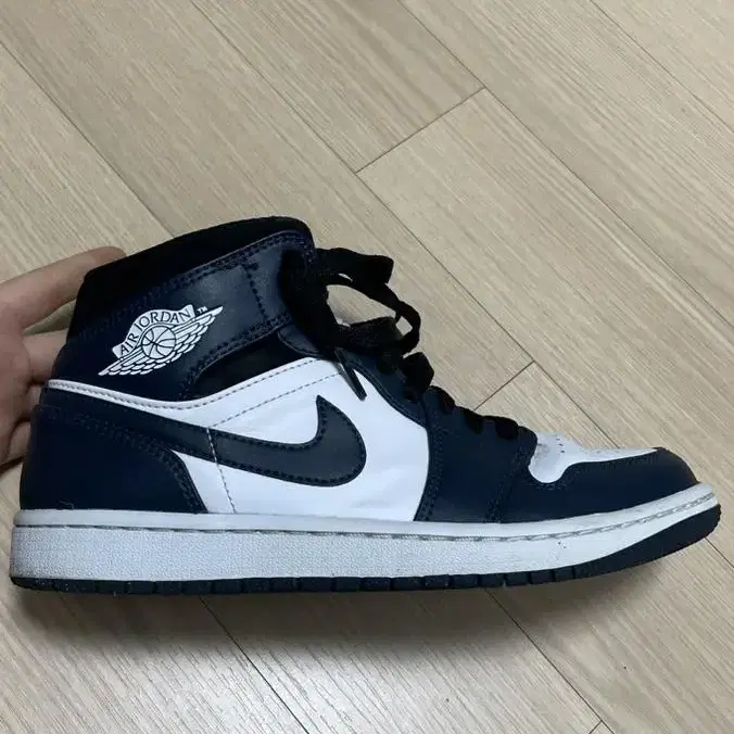 AIR JORDON 1 MID