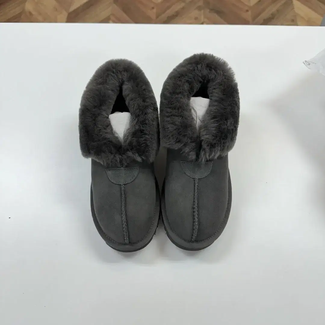 호주UGG 양털 미니부츠 245-250mm팜 새것