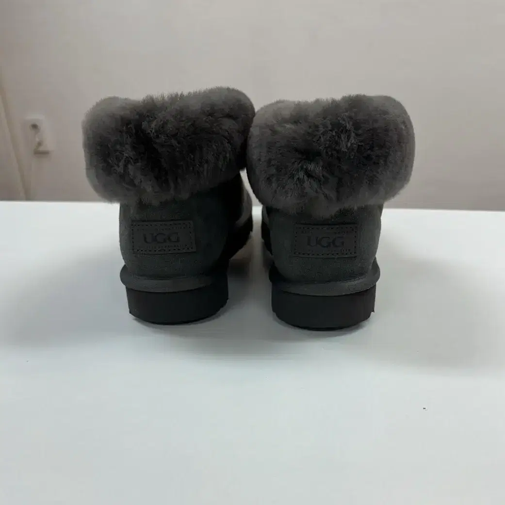 호주UGG 양털 미니부츠 245-250mm팜 새것