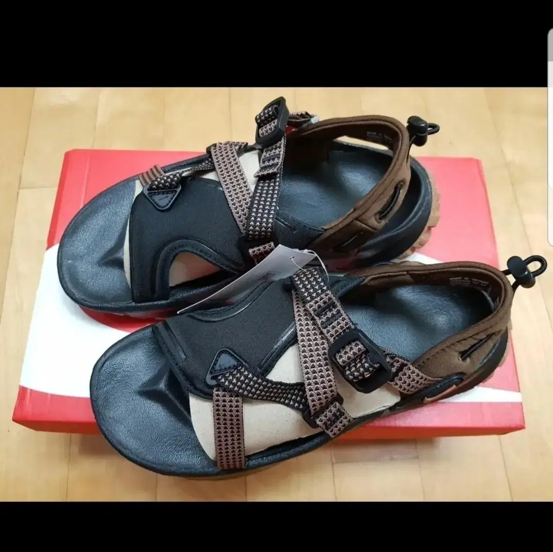 Nike Onyonta Sandals 230 New Shared