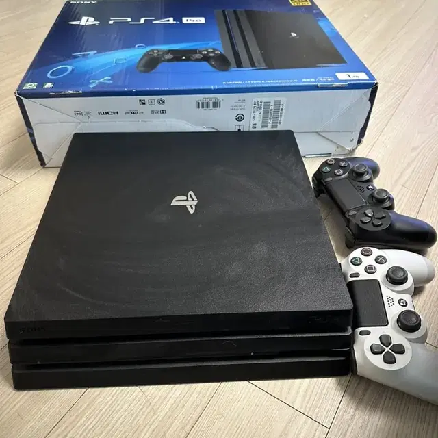 PS4 pro 1TB 팝니다